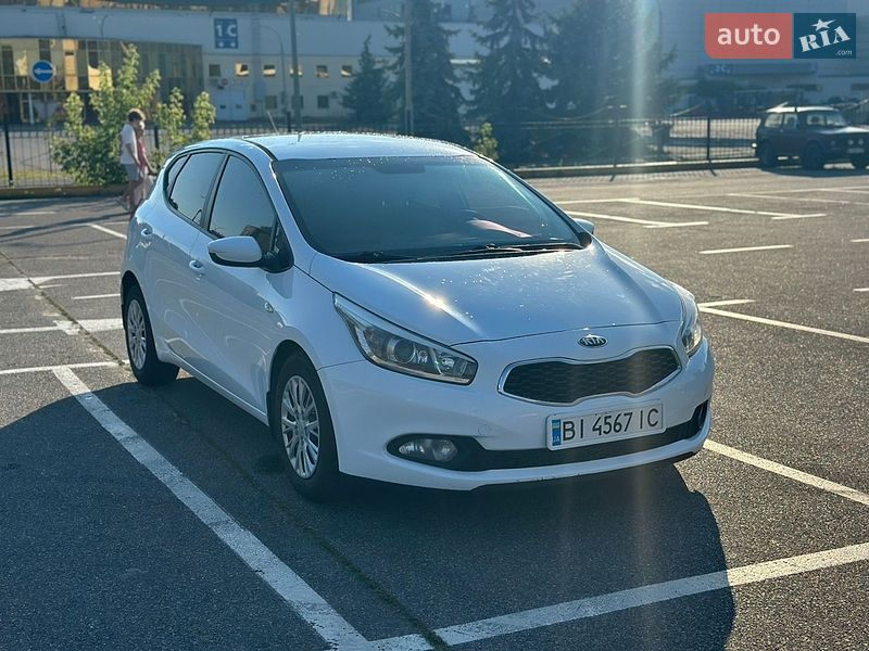Хэтчбек Kia Ceed 2012 в Киеве