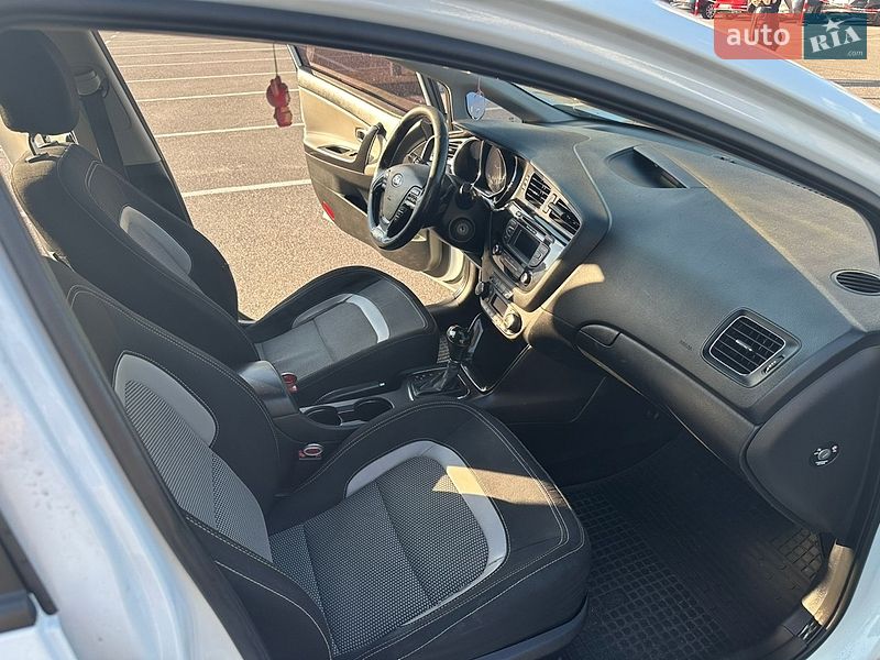 Хэтчбек Kia Ceed 2012 в Киеве