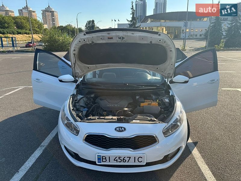 Хэтчбек Kia Ceed 2012 в Киеве
