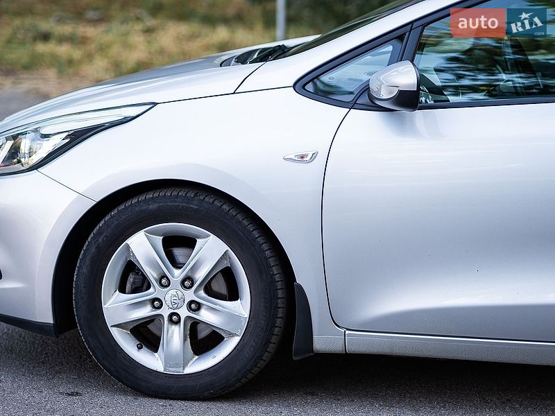 Хэтчбек Kia Ceed 2013 в Киеве