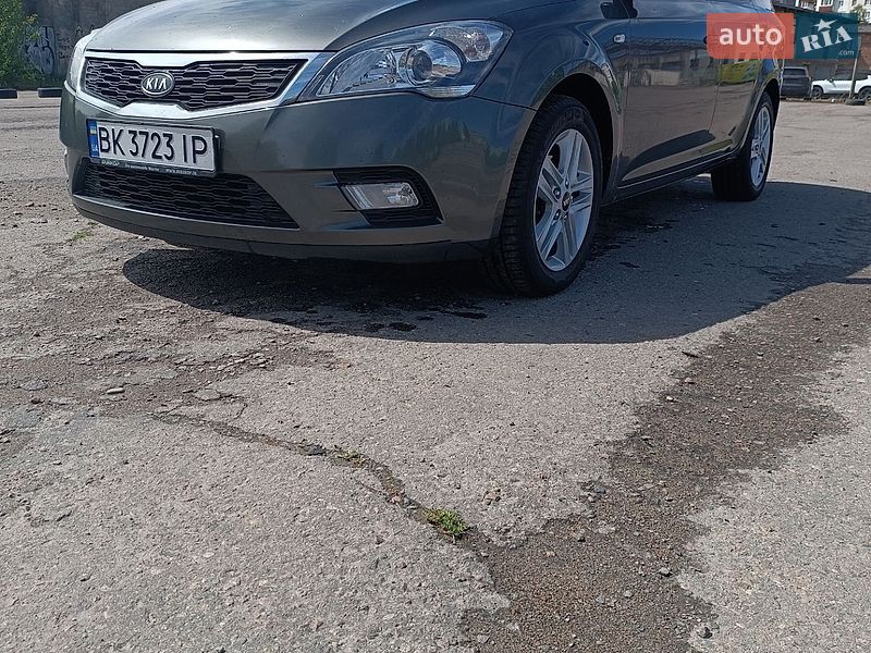 Kia Ceed 2011
