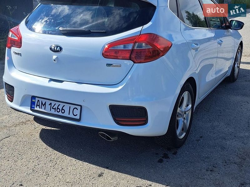 Хэтчбек Kia Ceed 2016 в Звягеле