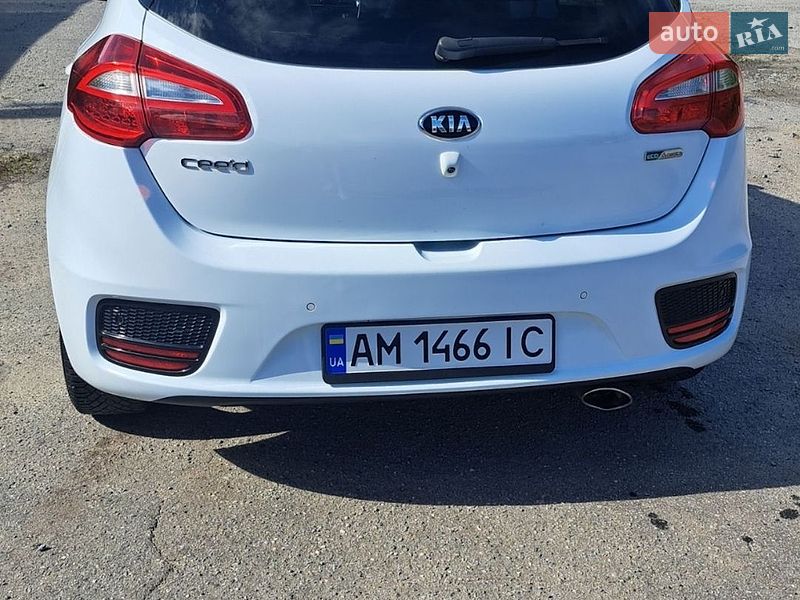 Хэтчбек Kia Ceed 2016 в Звягеле