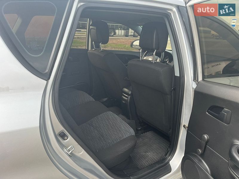 Хэтчбек Kia Ceed 2008 в Дубно
