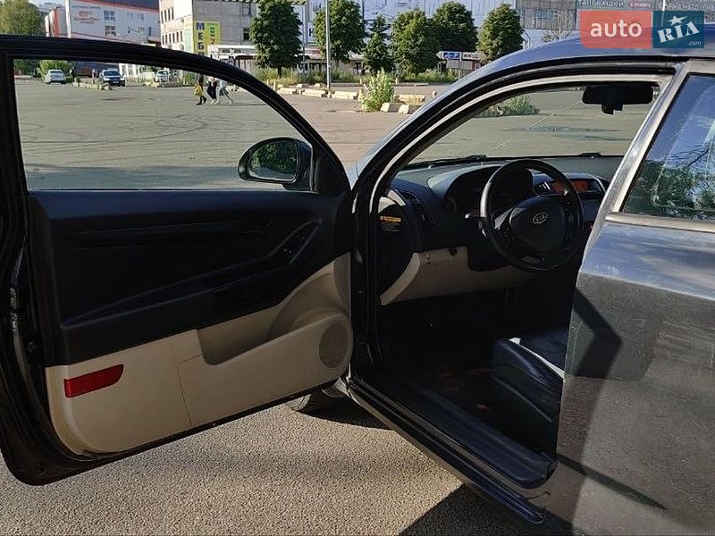 Хэтчбек Kia Ceed 2008 в Киеве