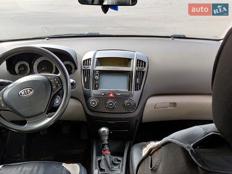 Хэтчбек Kia Ceed 2008 в Киеве