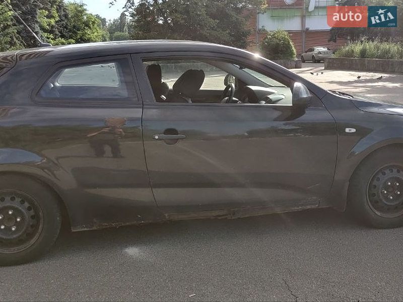 Хэтчбек Kia Ceed 2008 в Киеве
