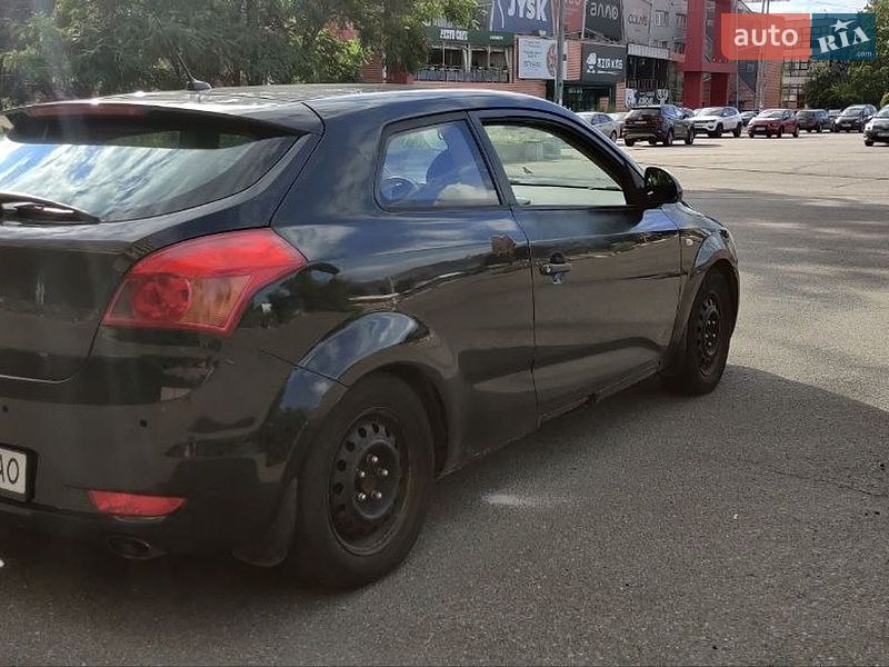 Хэтчбек Kia Ceed 2008 в Киеве