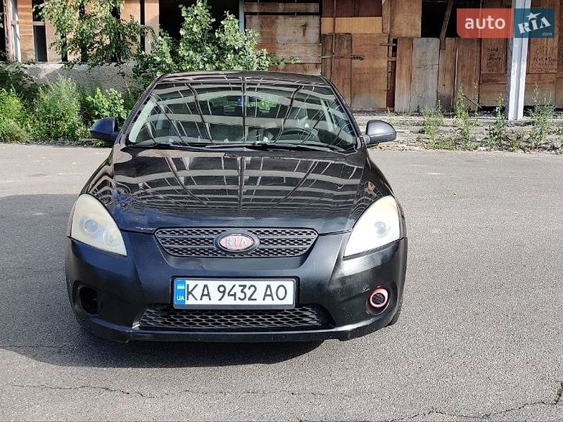 Хэтчбек Kia Ceed 2008 в Киеве
