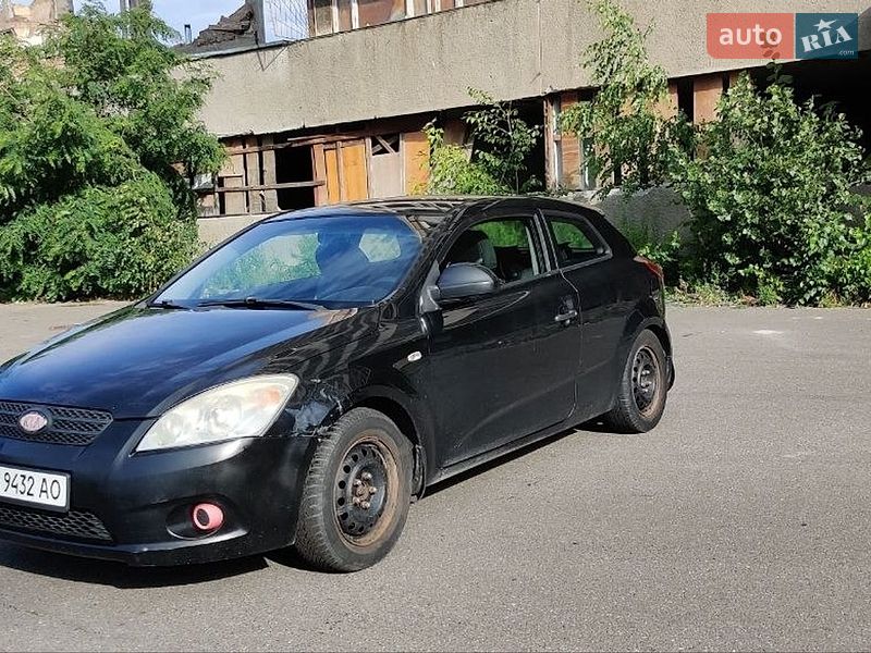 Хэтчбек Kia Ceed 2008 в Киеве