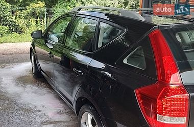 Універсал Kia Ceed 2011 в Кам'янському