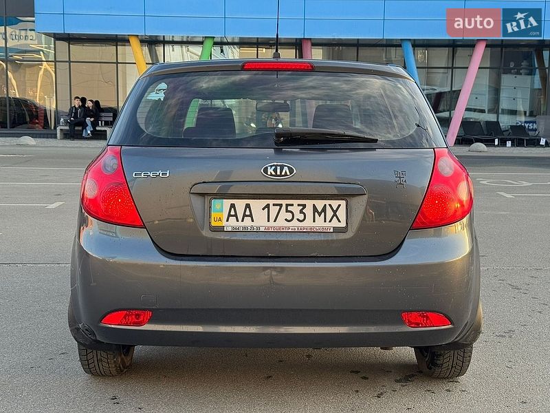 Хэтчбек Kia Ceed 2008 в Киеве