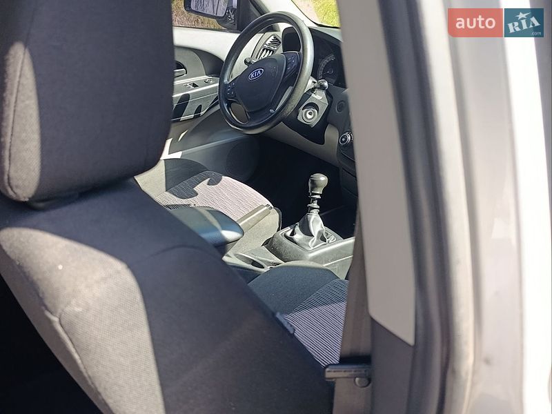 Хэтчбек Kia Ceed 2008 в Виннице