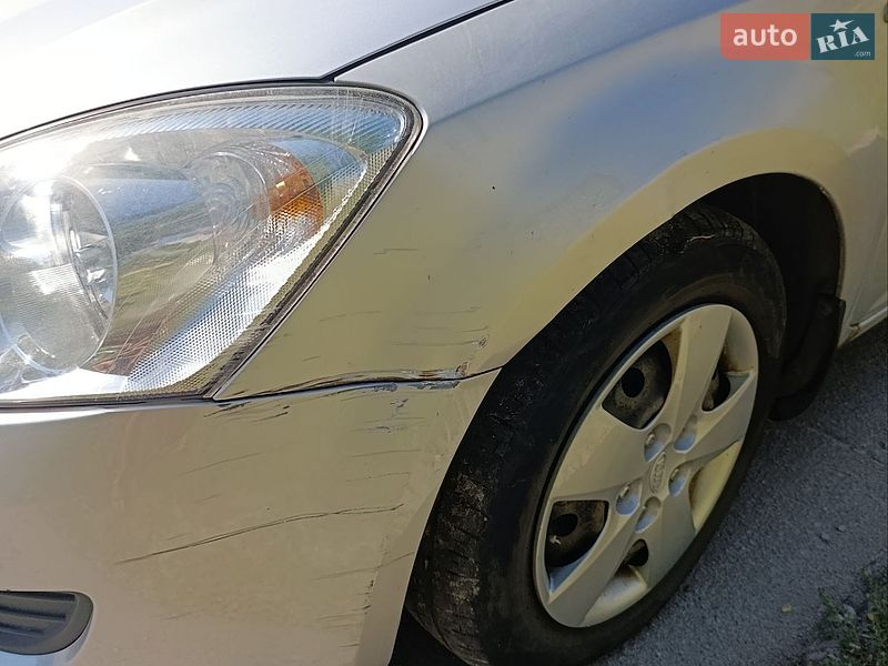 Хэтчбек Kia Ceed 2008 в Виннице