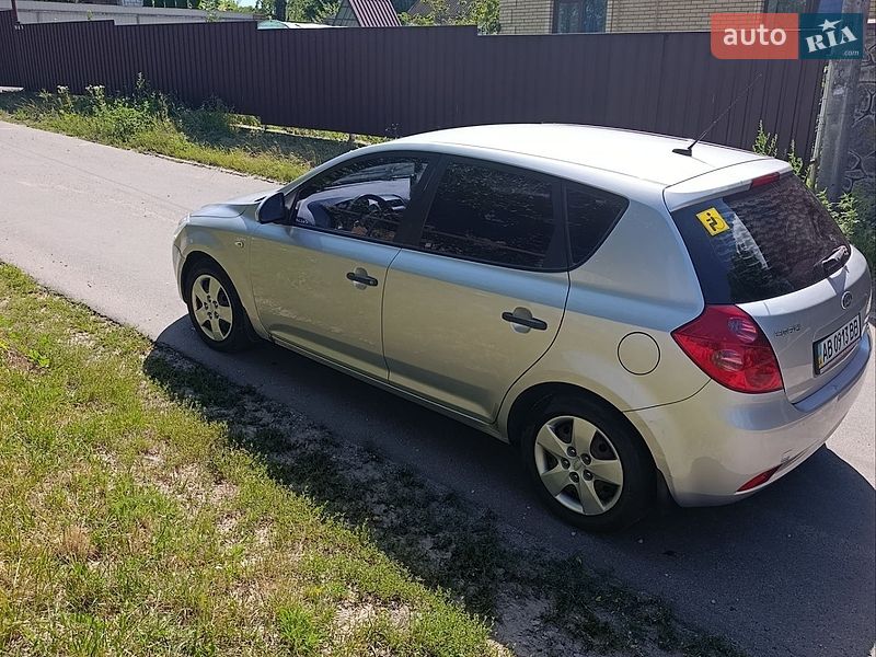 Хэтчбек Kia Ceed 2008 в Виннице