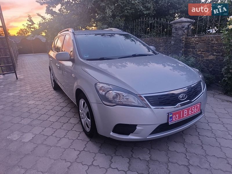 Універсал Kia Ceed 2011 в Луцьку