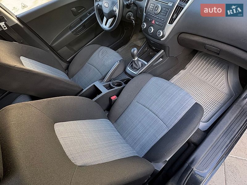 Хетчбек Kia Ceed 2009 в Дніпрі