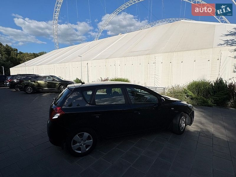 Хетчбек Kia Ceed 2009 в Дніпрі