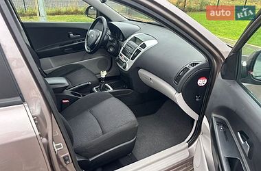 Хэтчбек Kia Ceed 2008 в Луцке