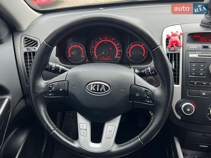 Хэтчбек Kia Ceed 2012 в Полтаве
