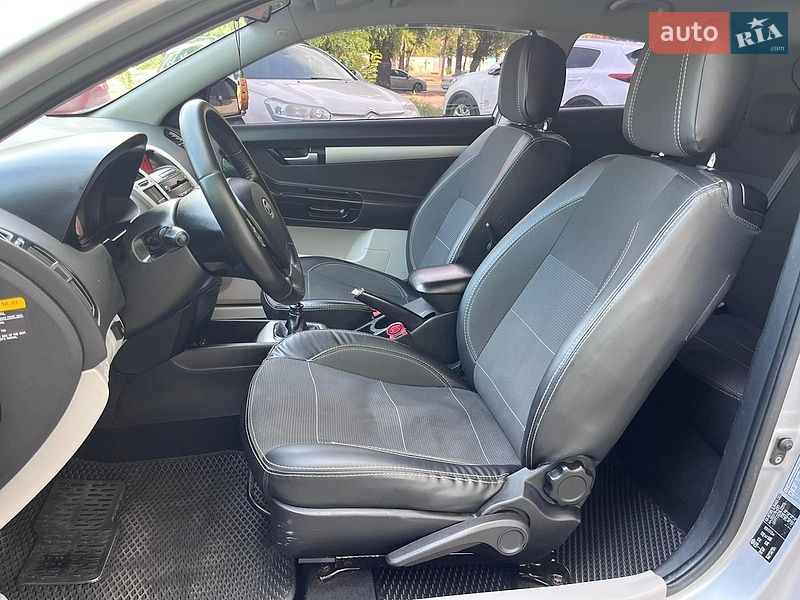 Хетчбек Kia Ceed 2008 в Миколаєві