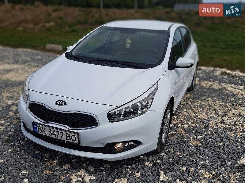 Хетчбек Kia Ceed 2015 в Дубні