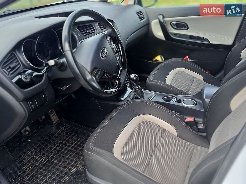Хетчбек Kia Ceed 2015 в Дубні