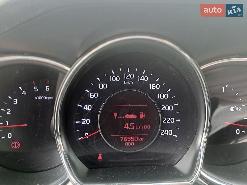Хетчбек Kia Ceed 2015 в Дубні