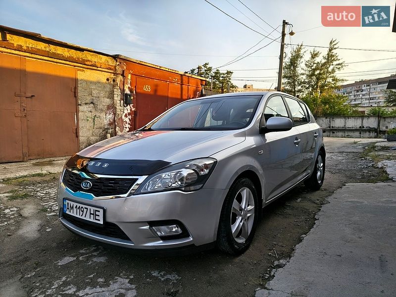 Хетчбек Kia Ceed 2009 в Запоріжжі