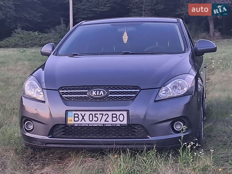 Хэтчбек Kia Ceed 2008 в Борщеве