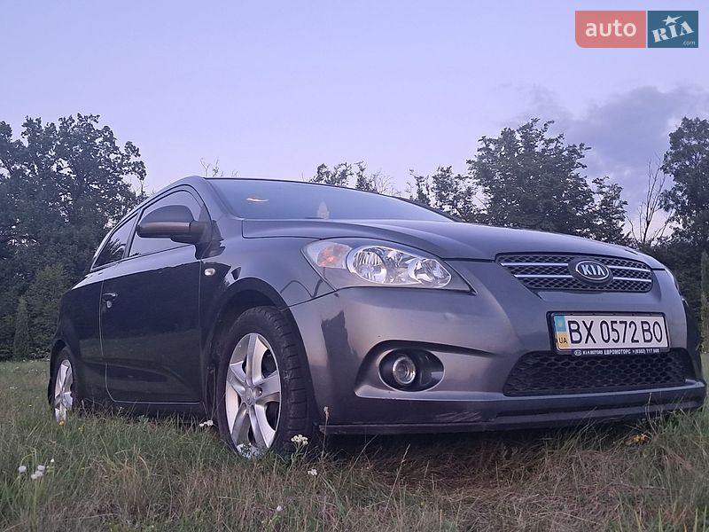 Хэтчбек Kia Ceed 2008 в Борщеве