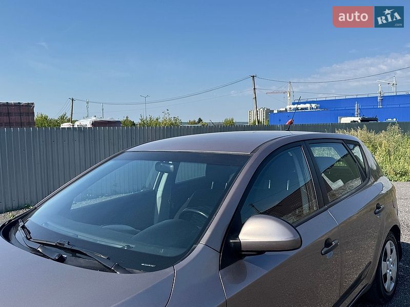Хэтчбек Kia Ceed 2008 в Виннице
