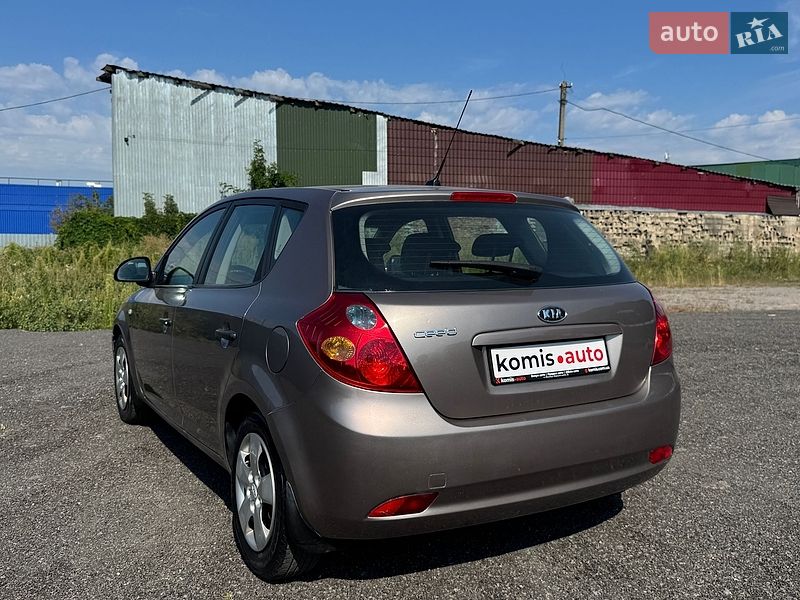 Хэтчбек Kia Ceed 2008 в Виннице