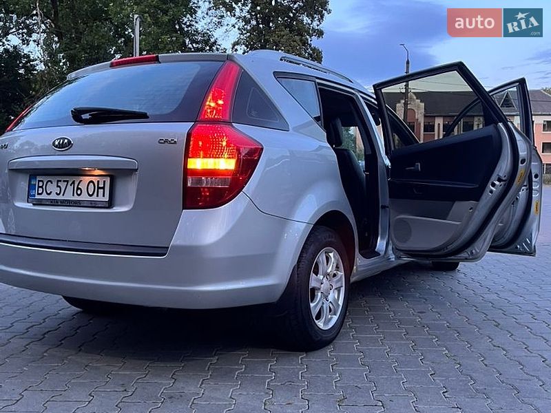Універсал Kia Ceed 2009 в Дрогобичі
