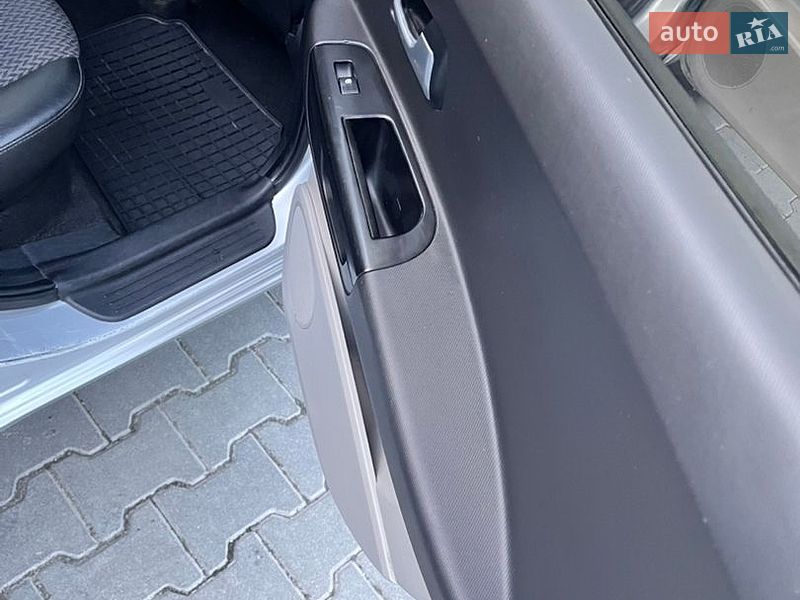 Універсал Kia Ceed 2009 в Дрогобичі