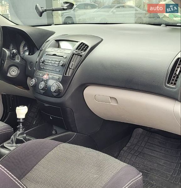 Хетчбек Kia Ceed 2009 в Гостомелі