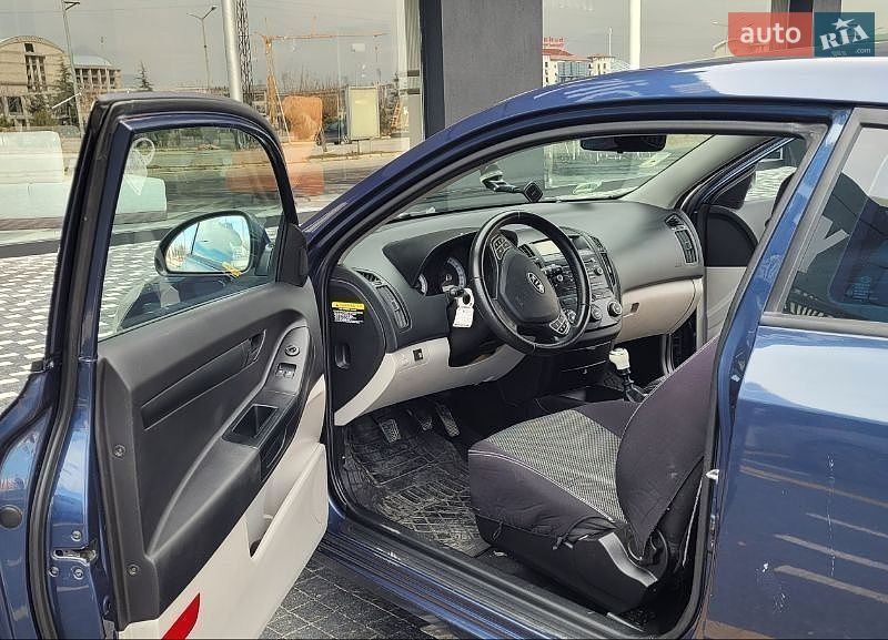 Хетчбек Kia Ceed 2009 в Гостомелі