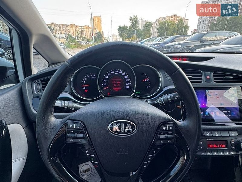 Хетчбек Kia Ceed 2015 в Києві фото 22 Хетчбек Kia Ceed 2015 в Києві
