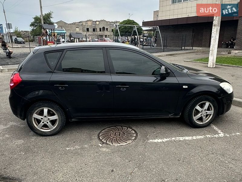 Хэтчбек Kia Ceed 2007 в Каменском