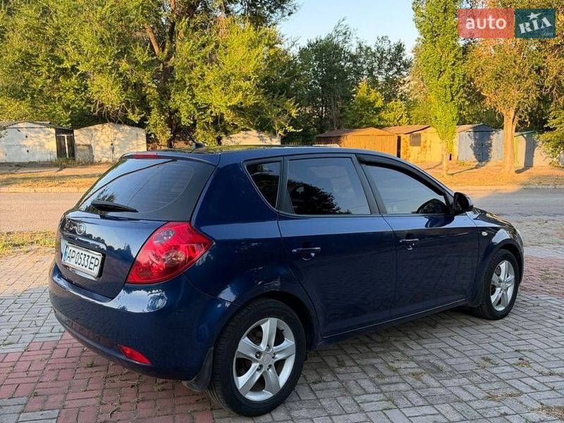 Хэтчбек Kia Ceed 2008 в Запорожье