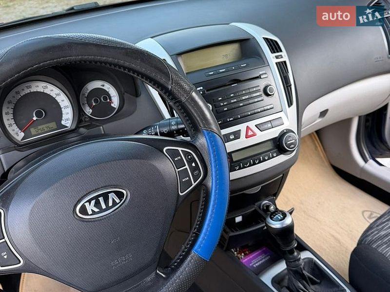 Хэтчбек Kia Ceed 2008 в Запорожье