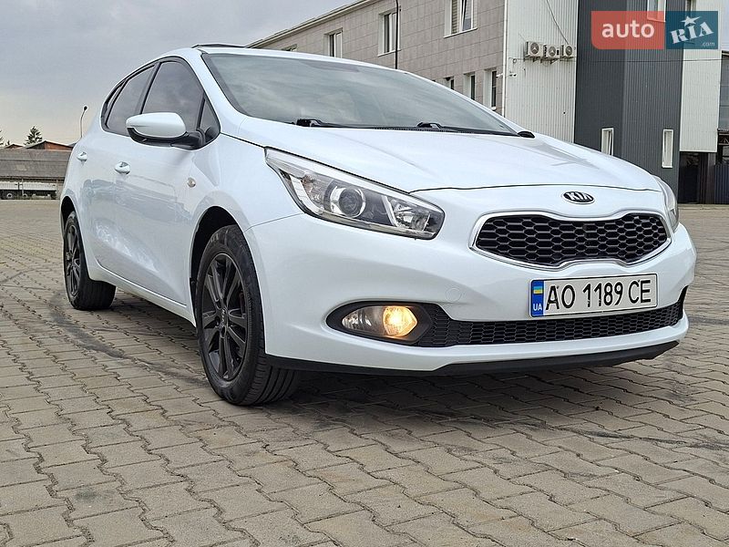 Хетчбек Kia Ceed 2015 в Хусті
