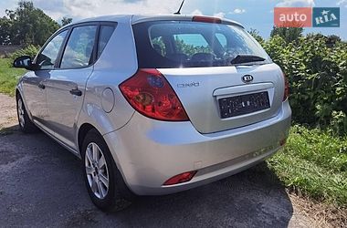 Хэтчбек Kia Ceed 2007 в Сарнах