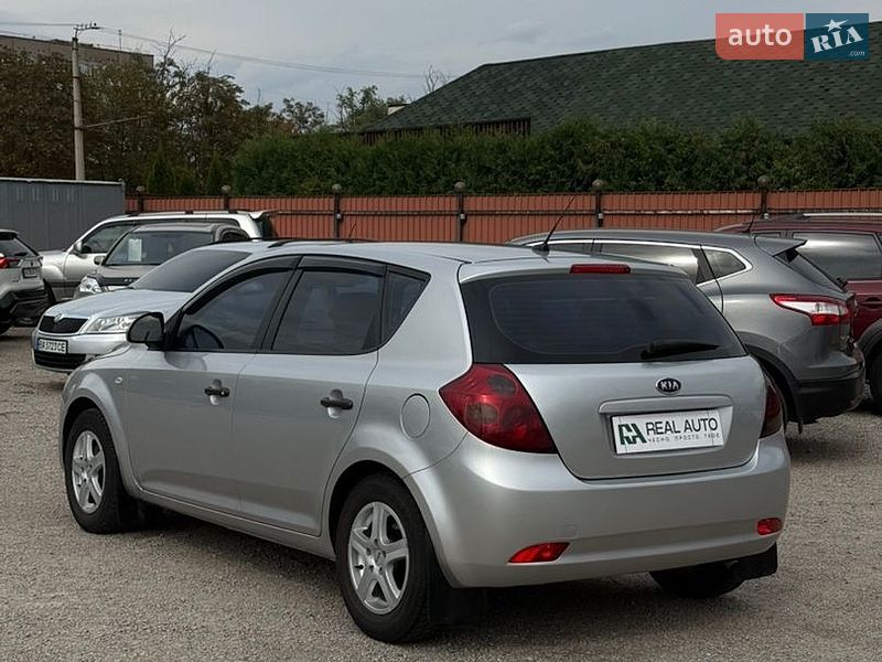 Хэтчбек Kia Ceed 2008 в Кропивницком