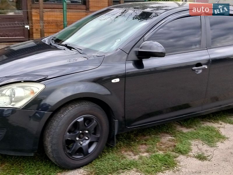 Хэтчбек Kia Ceed 2008 в Киеве