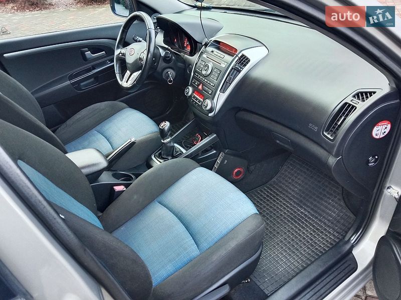 Універсал Kia Ceed 2012 в Нововолинську
