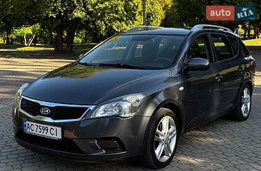 Универсал Kia Ceed 2010 в Ровно