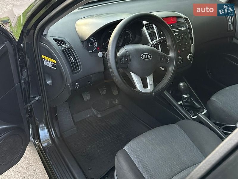 Хетчбек Kia Ceed 2010 в Івано-Франківську фото 6 Хетчбек Kia Ceed 2010 в Івано-Франківську