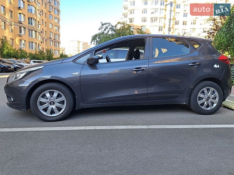 Хэтчбек Kia Ceed 2013 в Киеве