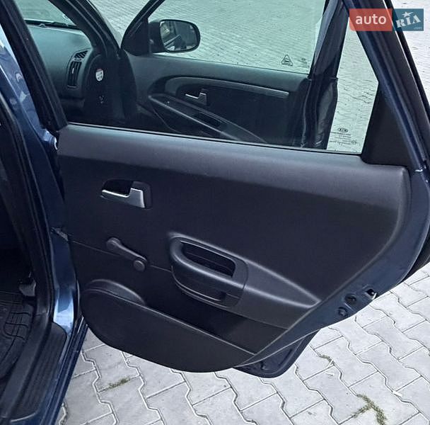 Універсал Kia Ceed 2010 в Ковелі